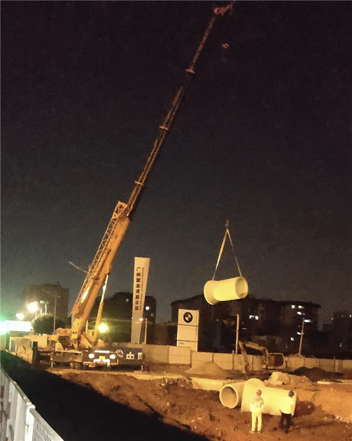 新余市“弯臂矫正”—— 吊车的 “形变补偿” 技术