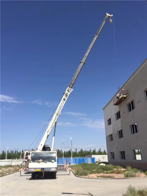 新余市“轻装强干”—— 吊车的 “轻量化臂架” 技术