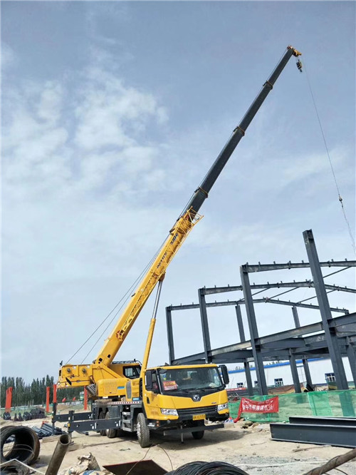 新余市超高层建筑钢结构吊装案例